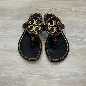 Almost brand new Tory Burch metal Millers, tortoise shell patent leather w gold